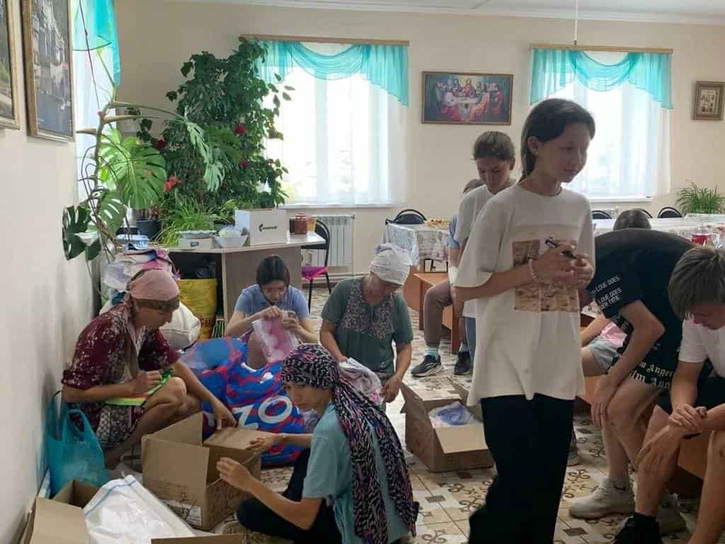 Сбор гуманитарной помощи на Донбас