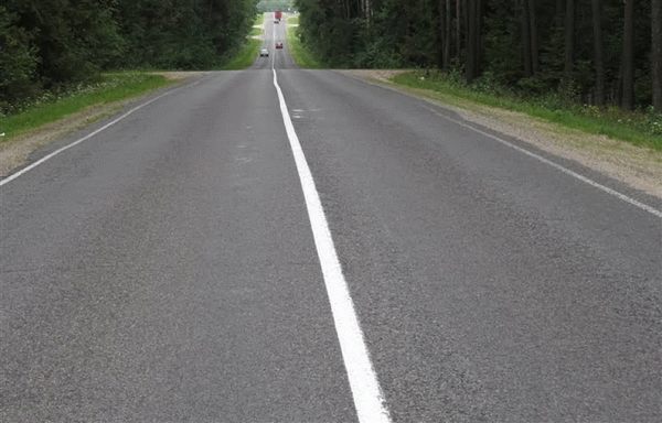 Сплошная линия на дороге