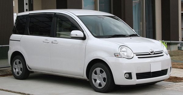 Toyota Sienta